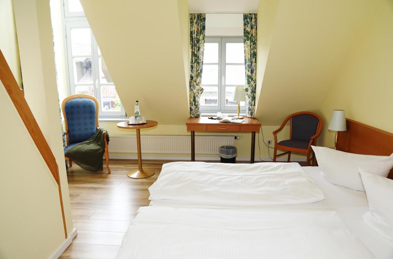 Hotel Goldener Adler Garni Hallstadt Buitenkant foto