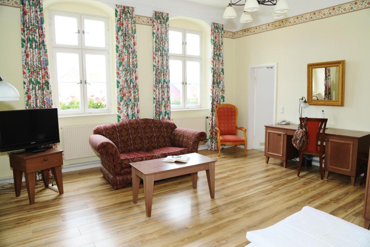 Hotel Goldener Adler Garni Hallstadt Buitenkant foto