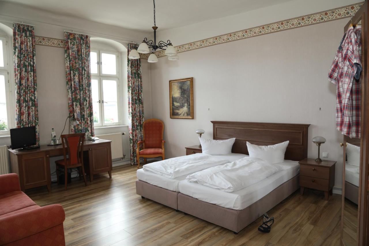 Hotel Goldener Adler Garni Hallstadt Buitenkant foto
