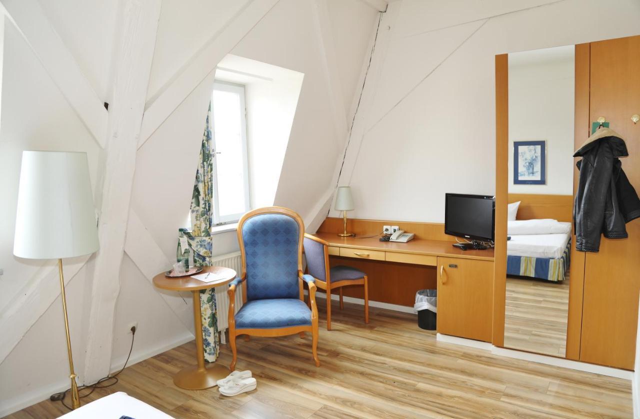 Hotel Goldener Adler Garni Hallstadt Buitenkant foto