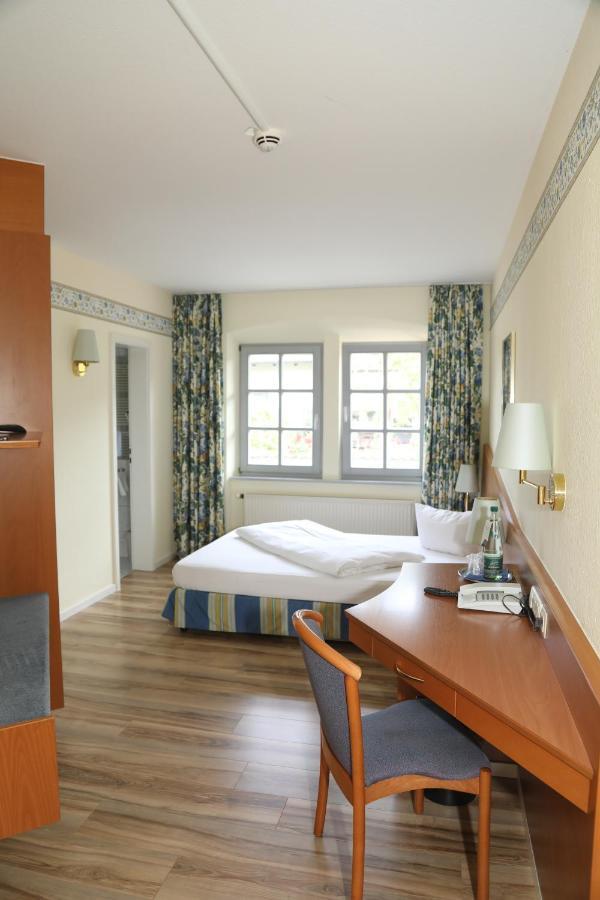 Hotel Goldener Adler Garni Hallstadt Buitenkant foto