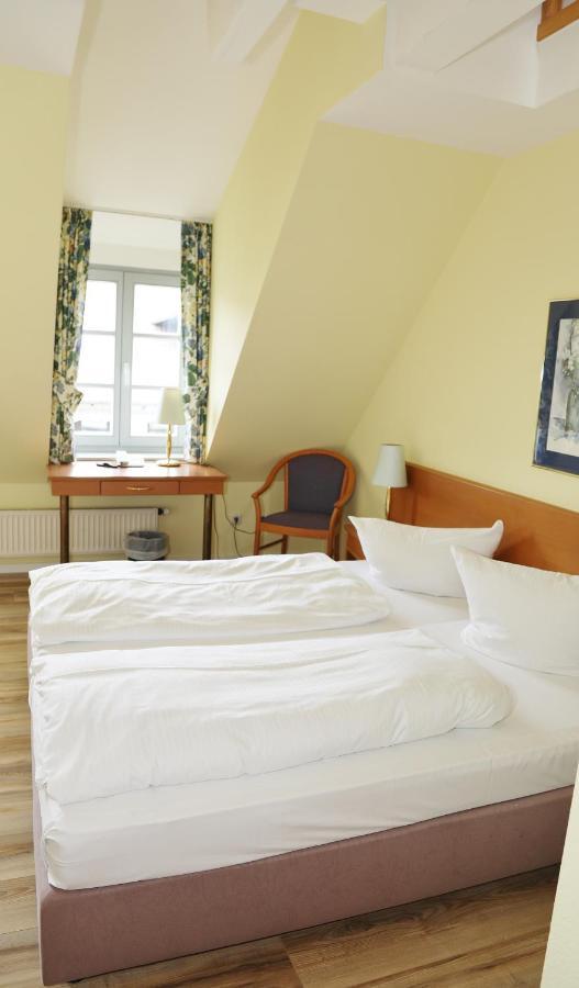 Hotel Goldener Adler Garni Hallstadt Buitenkant foto