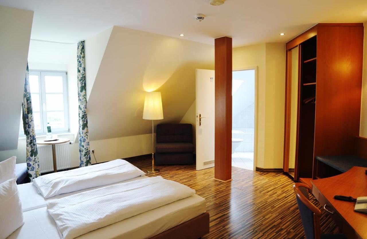Hotel Goldener Adler Garni Hallstadt Buitenkant foto