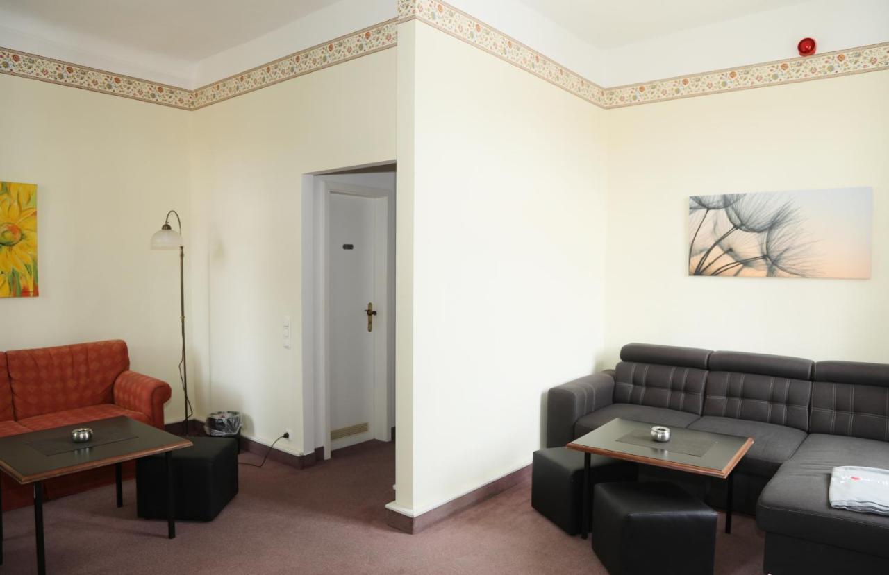 Hotel Goldener Adler Garni Hallstadt Buitenkant foto