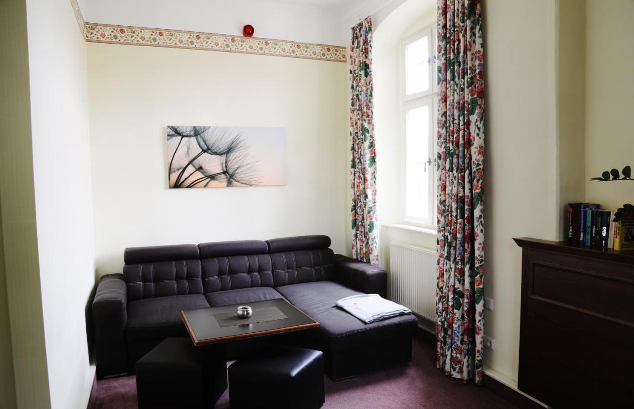 Hotel Goldener Adler Garni Hallstadt Buitenkant foto