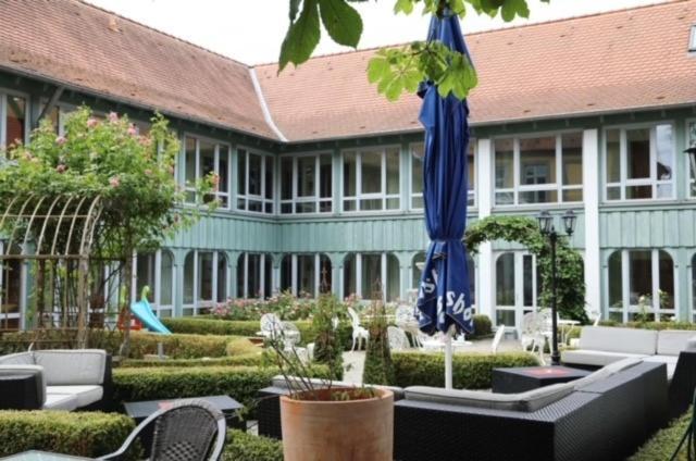 Hotel Goldener Adler Garni Hallstadt Buitenkant foto