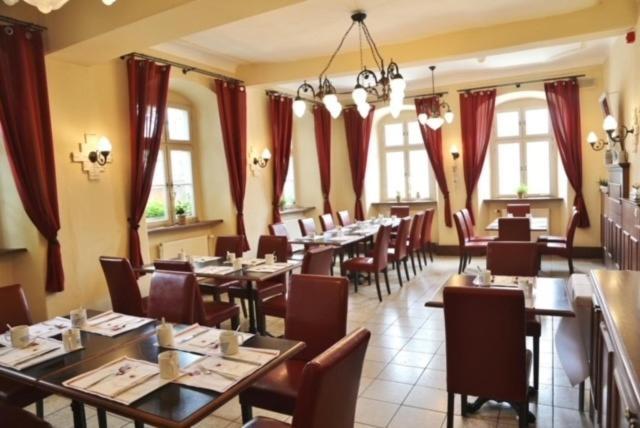 Hotel Goldener Adler Garni Hallstadt Buitenkant foto