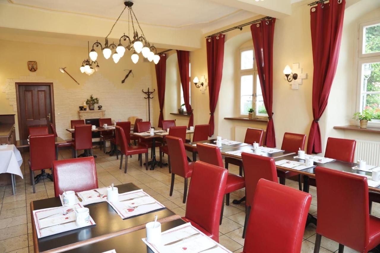 Hotel Goldener Adler Garni Hallstadt Buitenkant foto