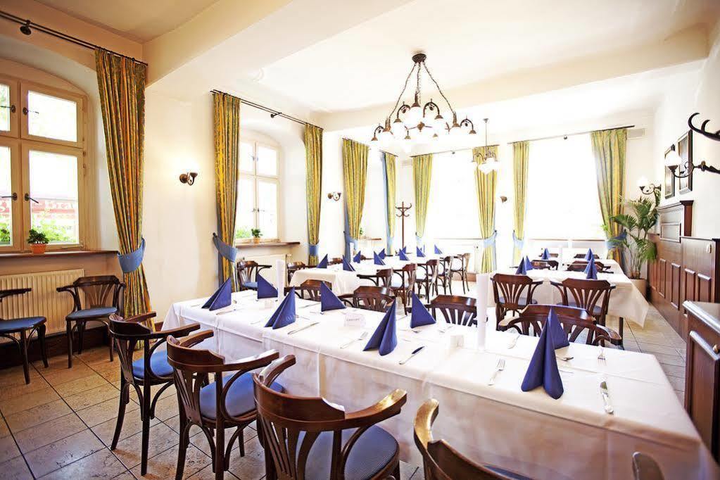 Hotel Goldener Adler Garni Hallstadt Buitenkant foto