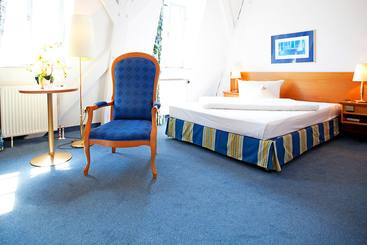 Hotel Goldener Adler Garni Hallstadt Buitenkant foto